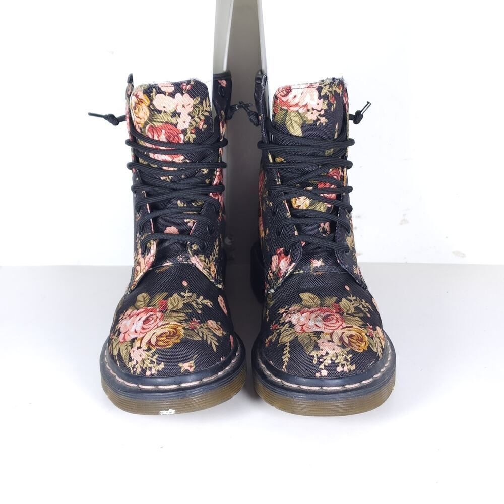 Dr. Martens Women's 11821 US7 Black Canvas Floral Lace Up Combat Boots - Picture 3 of 13
